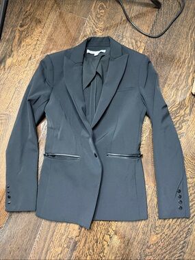 Tailored Black Women's Blazer - Veronica Beard